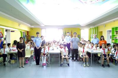 北京110“校園安全宣傳月”平安進校園